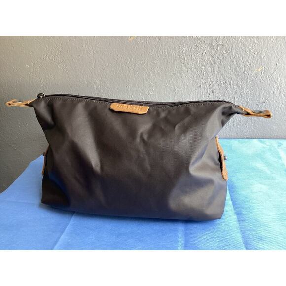 Duluth nylon fabric with leather accent travel dopp kit - Picture 1 of 6